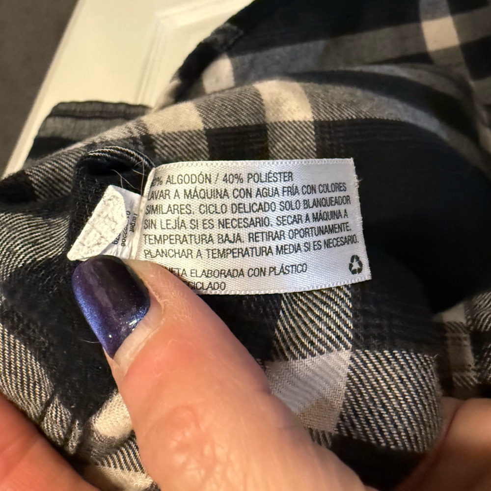 Comfy Mossimo Boyfriend Fit Size XL Flannel Black, White, Gray Plaid - Picture 10 of 15